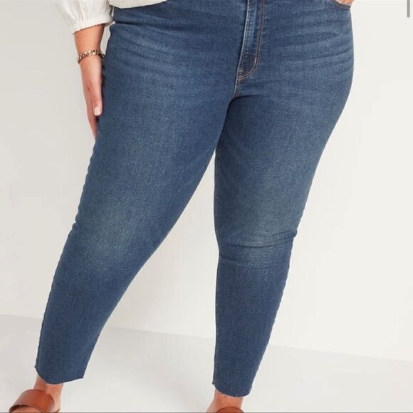 Old Navy Mid-Rise Rockstar Super-Skinny Cut-Off Ankle Jeans NEW Plus Size 26 - Picture 4 of 8